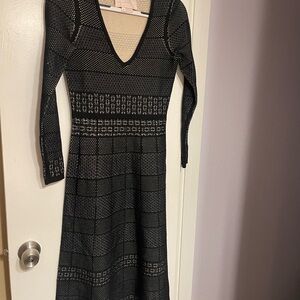 Gal Meets Glam Black Heidi Long-Sleeve V-Neck Knit Midi Dress size S